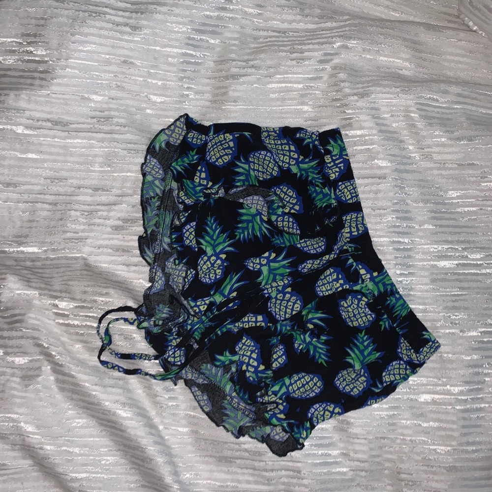 Tobi pineapple shorts - Picture 2 of 3